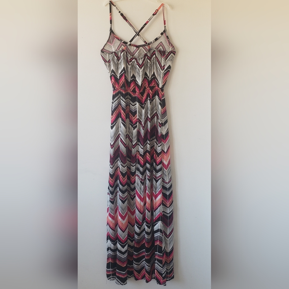 Patterned Maxi Dress - Picture 7 of 7